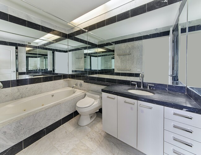Building Photo - NO FEE! PANORAMIC VIEWS 2BR, 2B