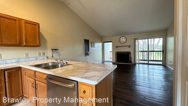 Foto del edificio - 2 br, 2 bath House - 9645 S Lake Ridge Rd