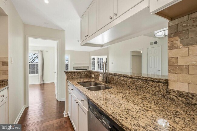 Building Photo - 3313 Wyndham Cir