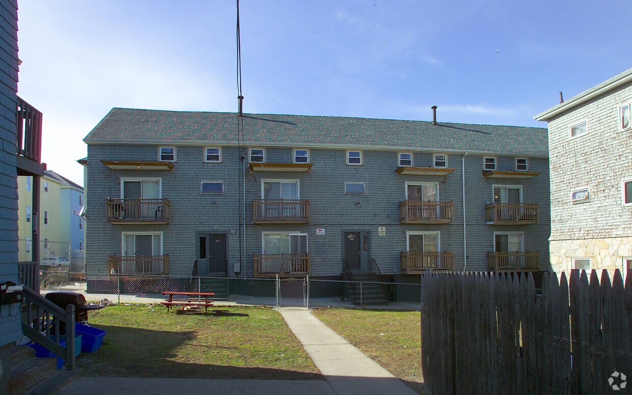 Building Photo - 91 Columbia St