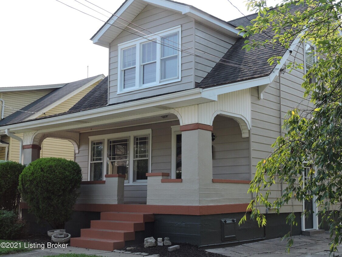 Primary Photo - 670 N Barbee Way