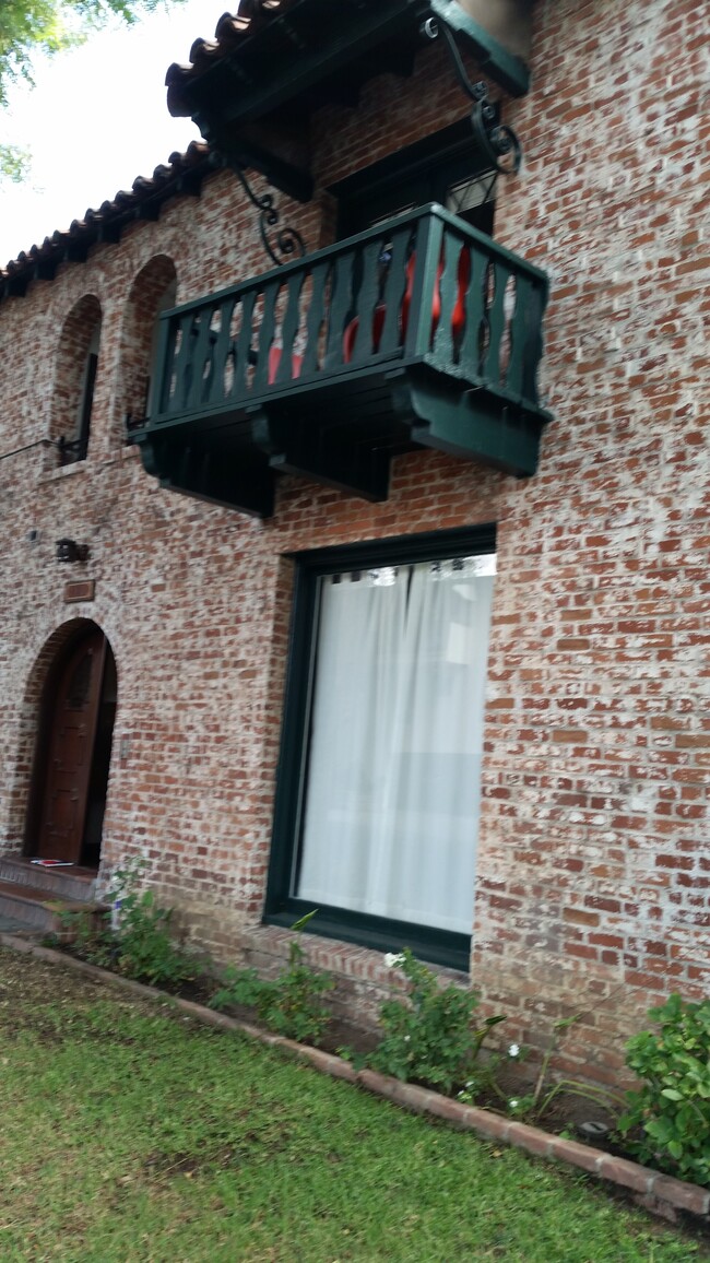Foto del edificio - 1140 N Vista St
