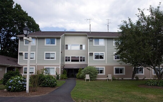 Building Photo - 24 Union Dr