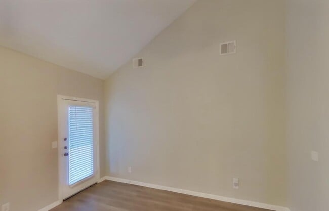 Building Photo - Comfortable 4-Bedroom Property Ready to Move In