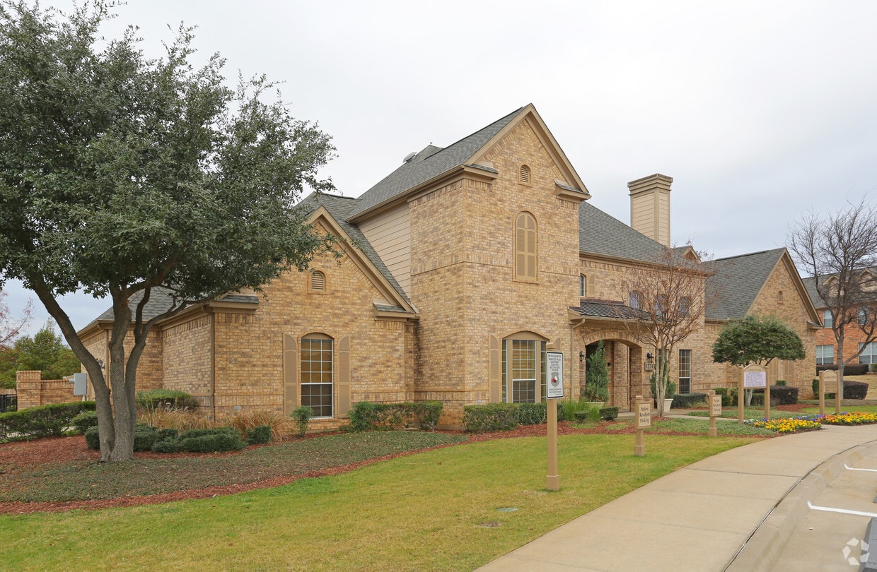 Cedar Point Apartments Mansfield, TX