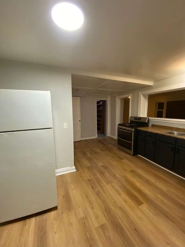 Foto del edificio - 1228 E 340th St