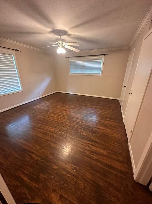 Foto del edificio - 4422 Nenana Dr