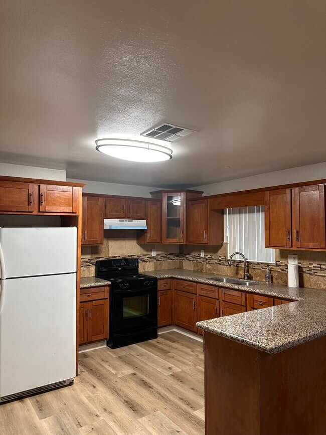 Foto del edificio - 843 W 76th St