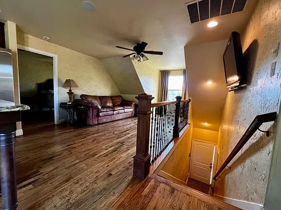 Foto del edificio - 337 Crawford Rd