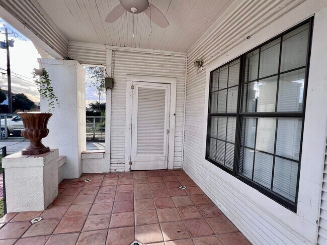 Foto del edificio - 2016 Rosario St