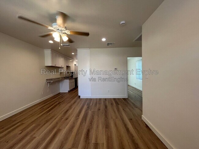 Building Photo - 338 W Highland Ave