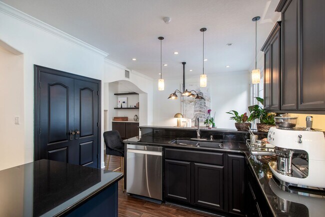Foto del edificio - 2 Story, 2 Bed/2.5 Bath, Pool Home Plus Of...