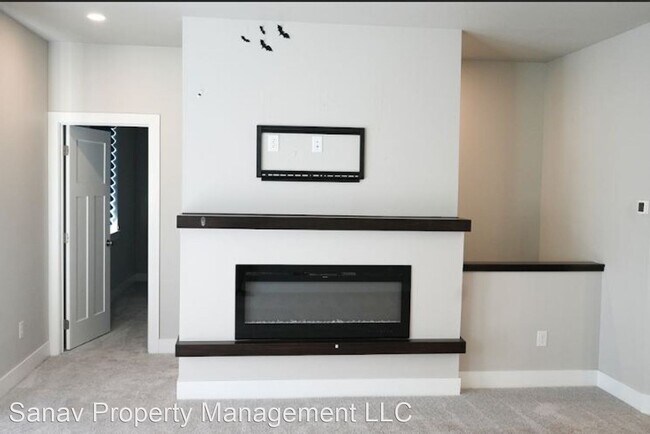 Foto del edificio - 3 br, 2.5 bath House - 1404 NE Polk Drive ...