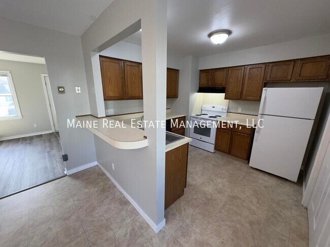 Foto del edificio - 114 Main Rd N