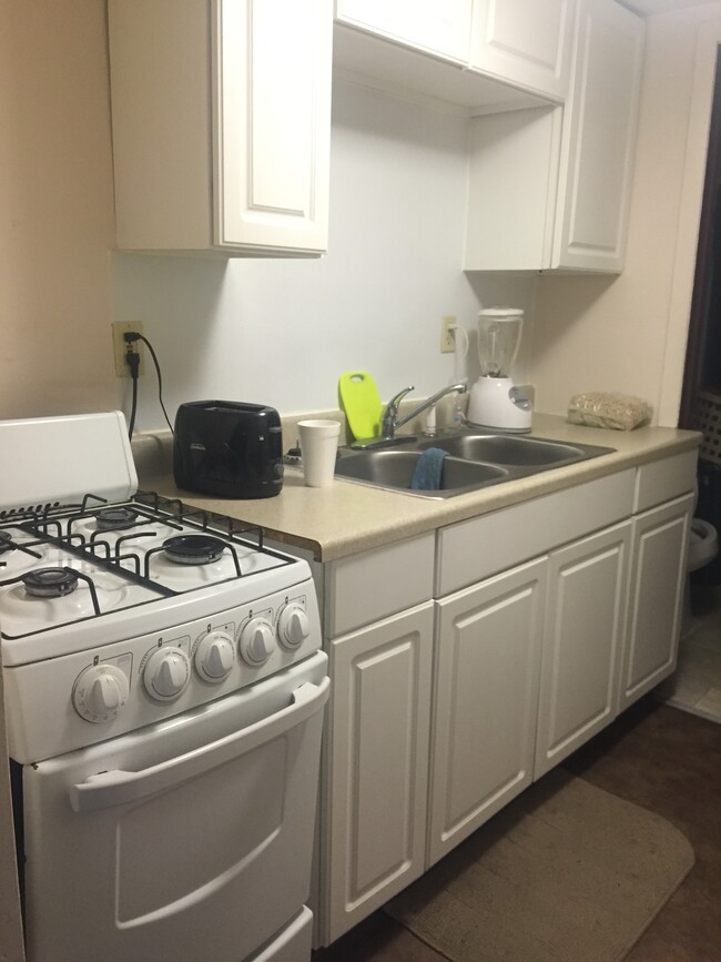 kitchen - 88 W Union St