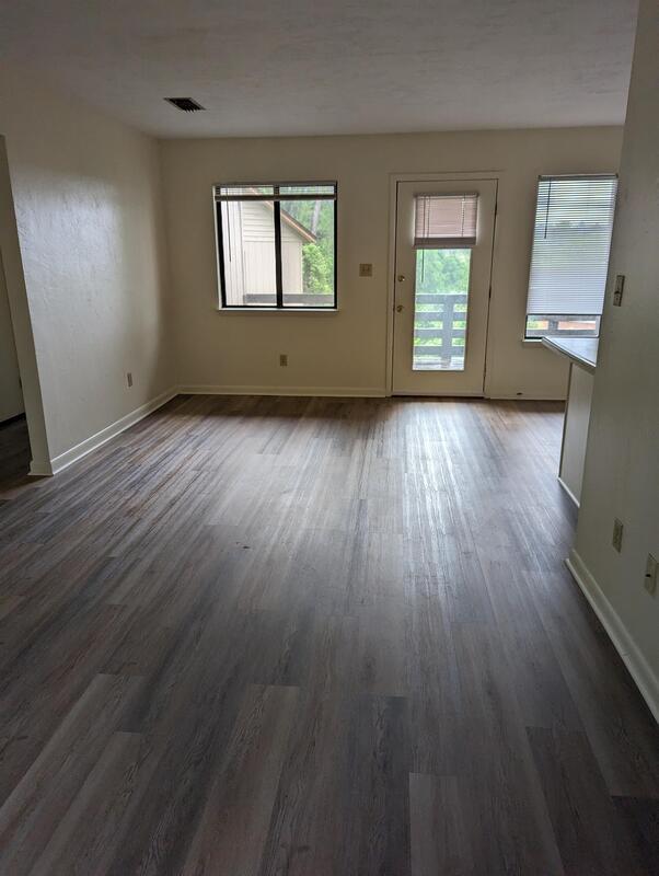 Building Photo - 2650 North Point Ct - B