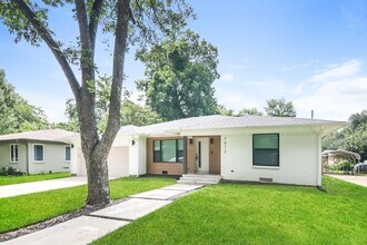 Building Photo - 7412 Fenton Dr