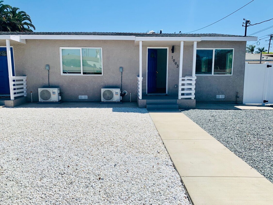 Foto principal - Newly Constructed 2BD/1BA Duplex Available...