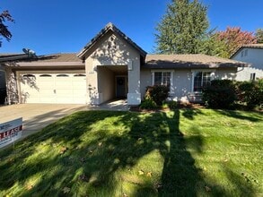 Building Photo - 248 Summer Grove Cir