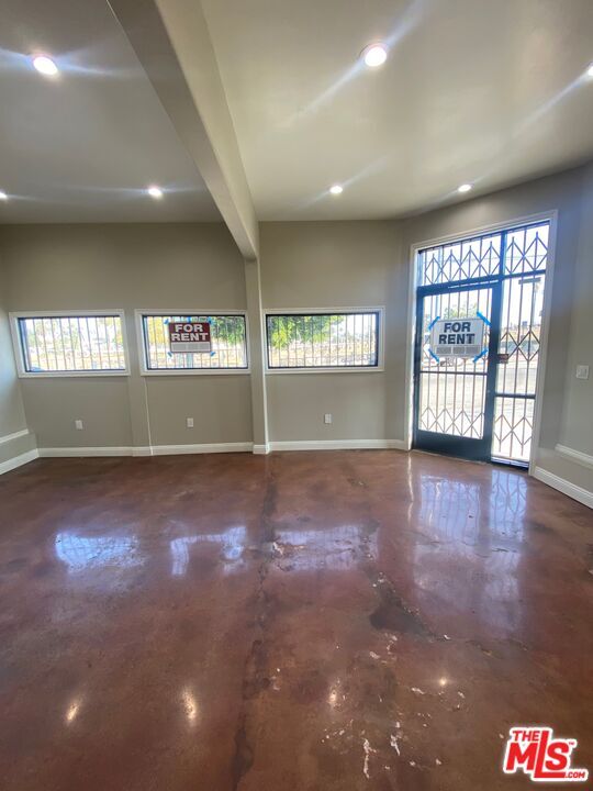 Building Photo - 3080 E 1st St