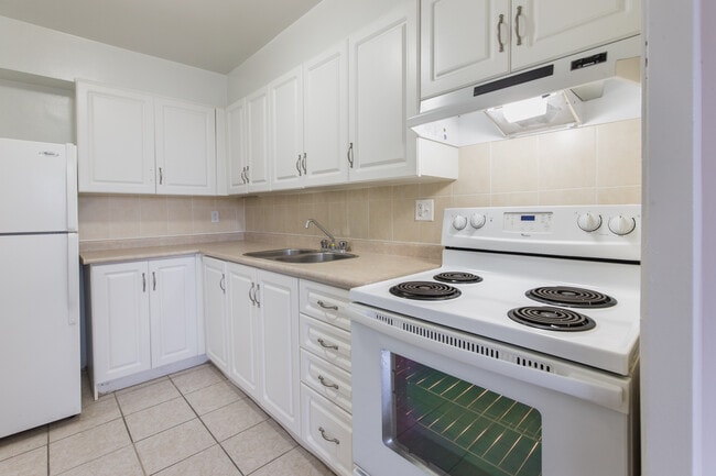 Building Photo - Professionally managed 1 bedroom apartment for rent