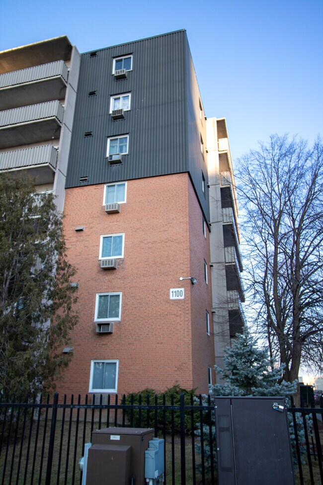 Building Photo - Fantastic 1 Bedroom Unit -  White Oaks - $...
