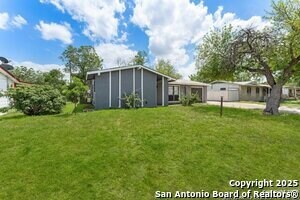 Foto del edificio - 7210 Cloverfield Ln