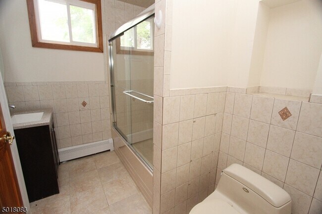 Building Photo - 8 Jerome Ave