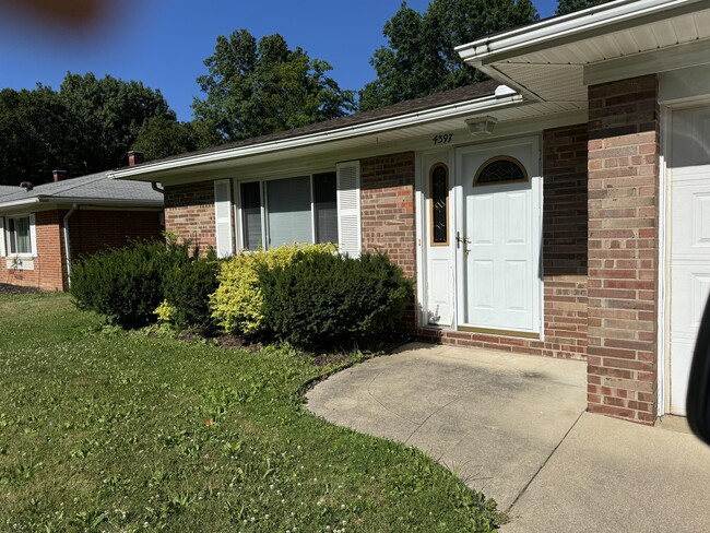 Building Photo - 4397 Timberdale Dr