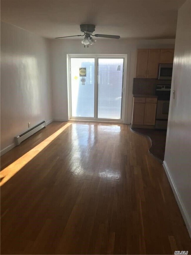 Foto del edificio - 781 Caroline Ave