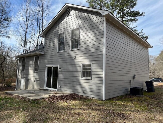 Foto del edificio - 2522 Whisper Ct NE