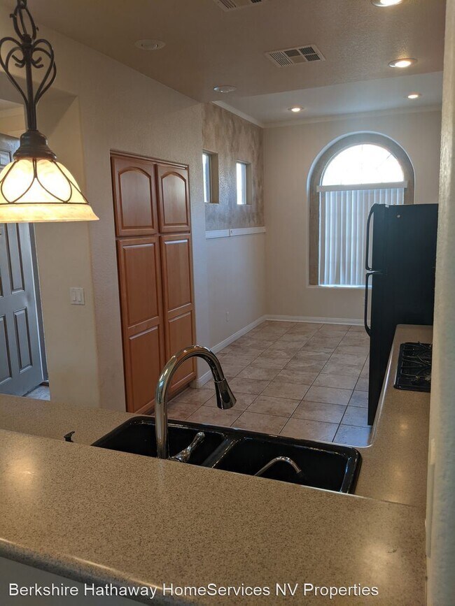 Foto del edificio - 3 br, 3 bath House - 2231 Red Bud St