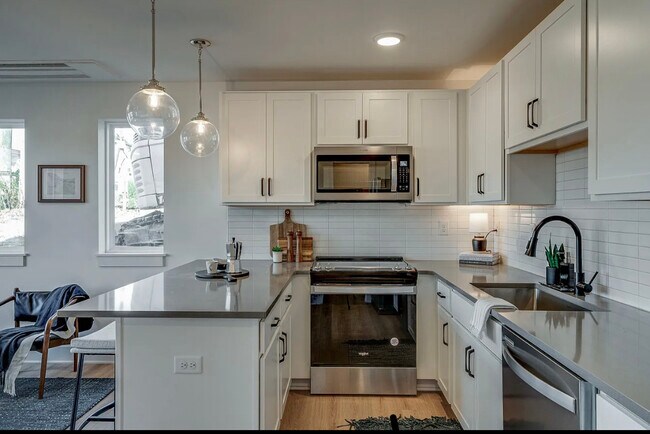 Kitchen - 102 Duke St