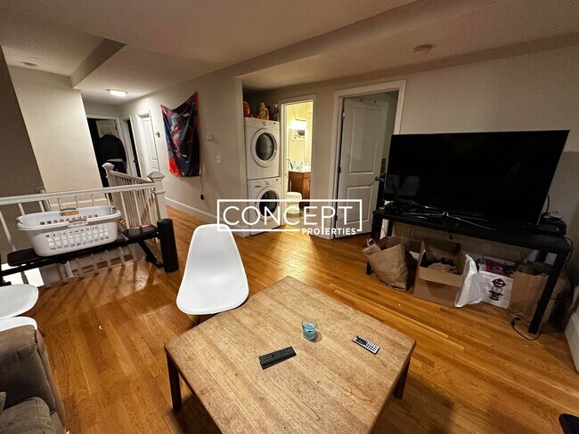 Foto del edificio - 12 Parker Hill Ave