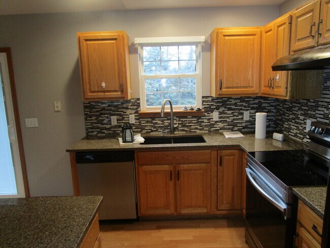 Building Photo - 903 Erin Dr
