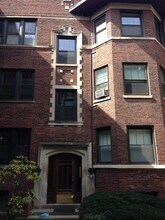 Building Photo - 535 W Brompton Ave