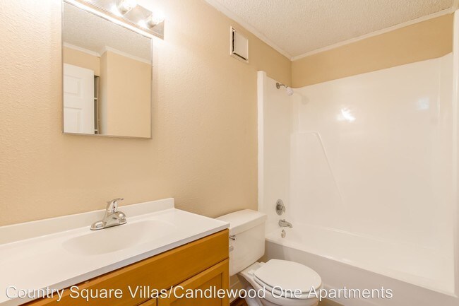 Building Photo - 5917 Oak River Dr