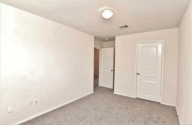 Building Photo - 16747 Libson Falls Dr