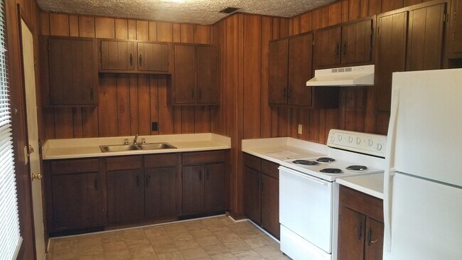 Foto del edificio - 3 Bedroom/1 Bath Home