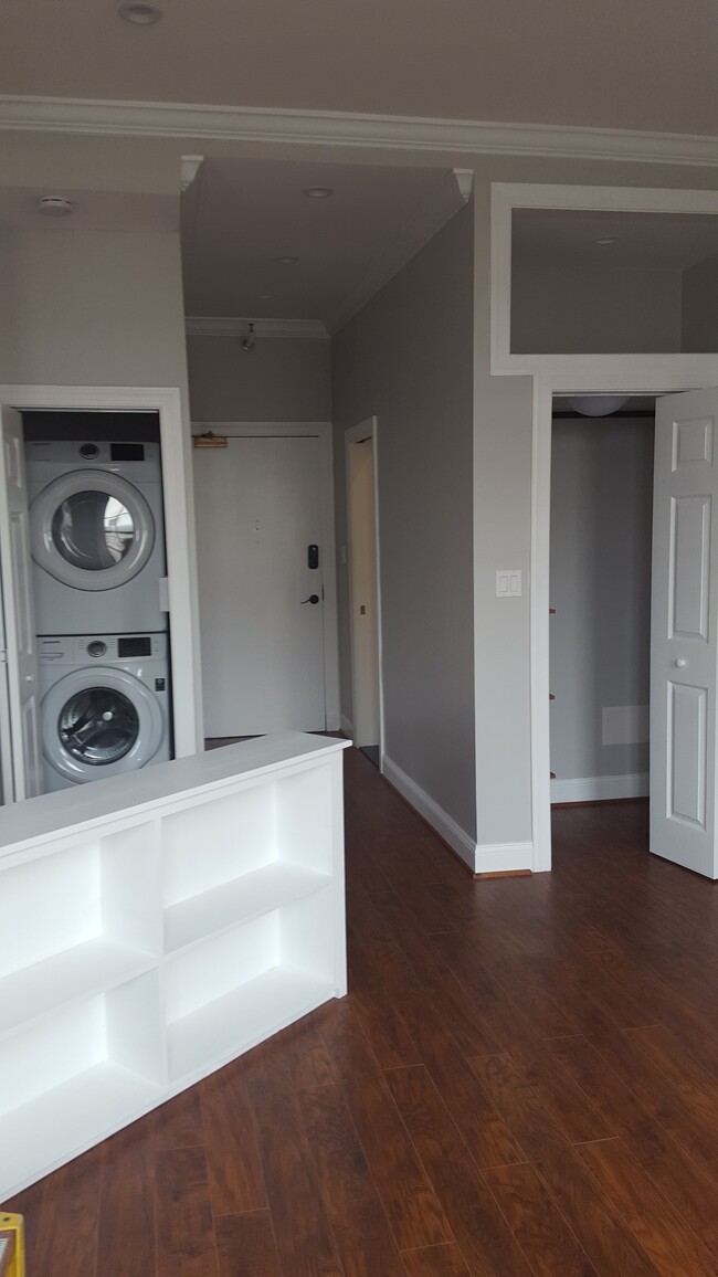 Laundry - 1 E Chase St