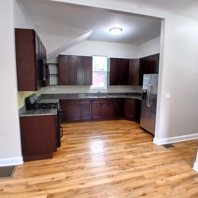 Foto del edificio - 3904 W Armitage Ave