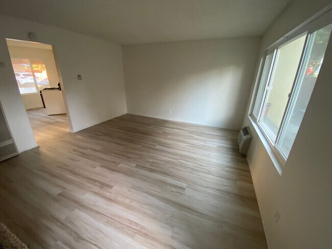 Foto del edificio - 2680 Phipps Avenue
