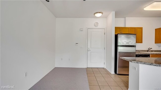 Building Photo - 2 br, 1 bath Condo - 100 S Alameda St Unit...