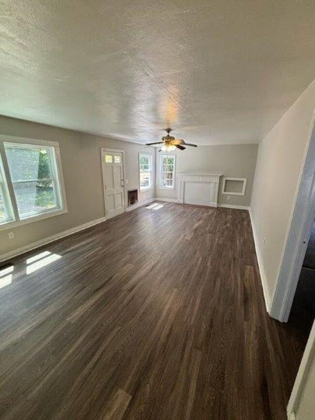 Building Photo - BELOW MARKET RENT!