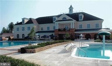 Foto del edificio - 15341 Admiral Baker Cir