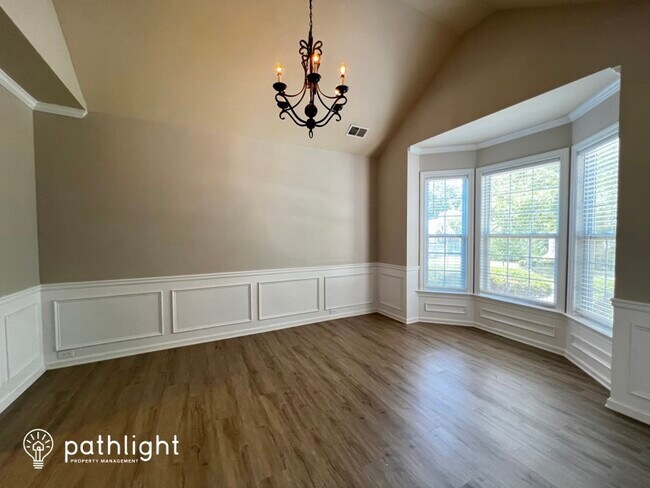 Building Photo - 402 Edgebrooke Lane