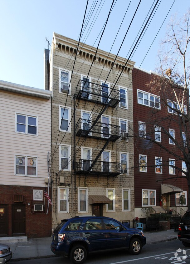 Foto del edificio - 406 Madison St