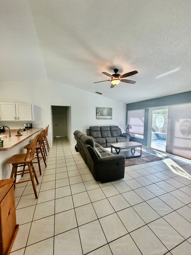 Photo - Fully furnished 3 bed 2 bath in beautiful Davenport House