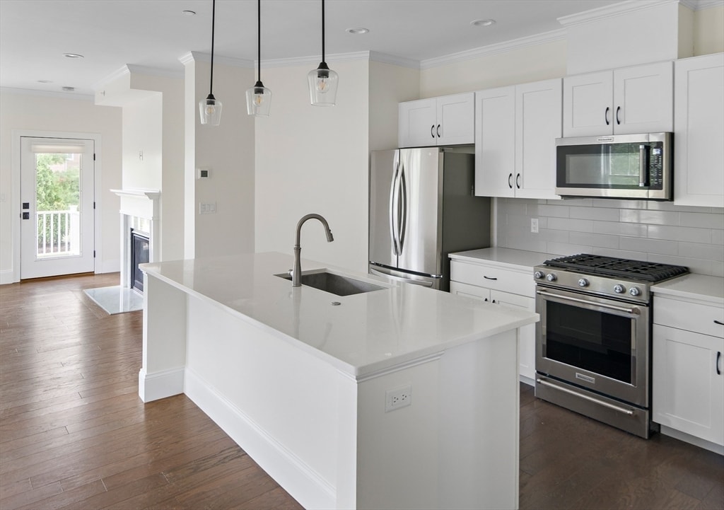 Foto principal - 19 Lily Pond Ln