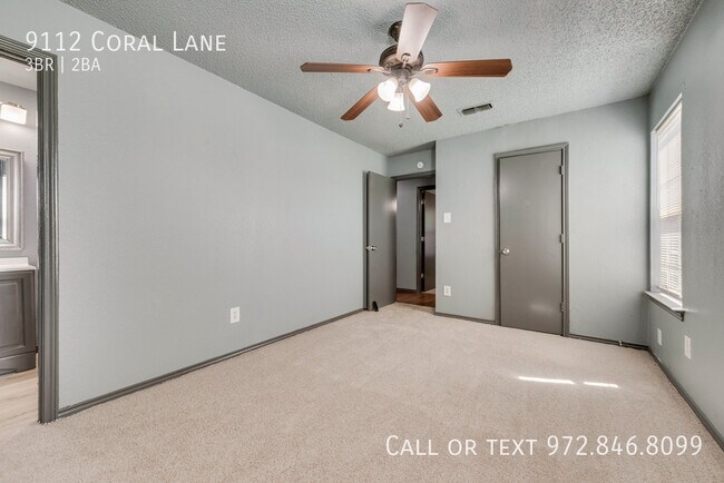 Foto del edificio - 9112 Coral Ln